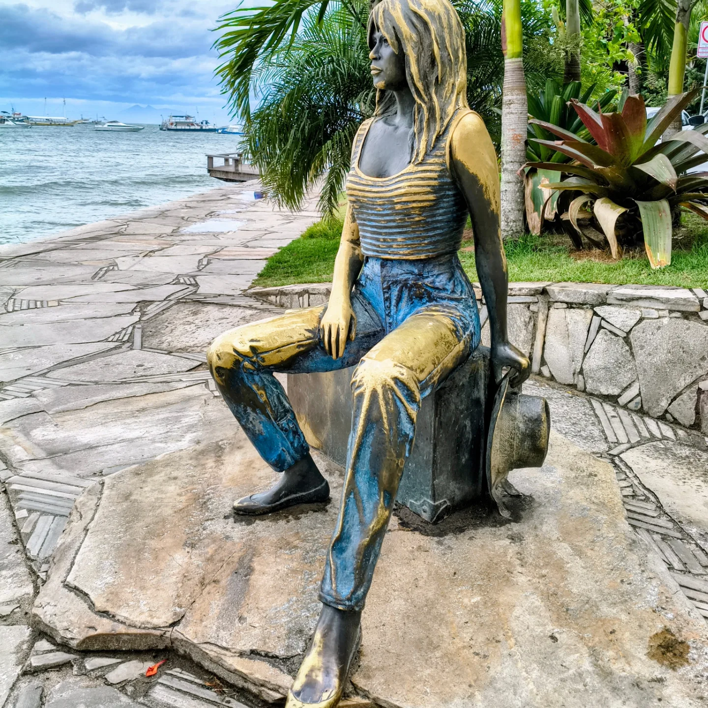 Estátua de Brigitte Bardot na Orla Bardot em Búzios