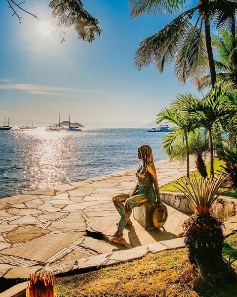 Comparação entre Búzios e Arraial do Cabo para escolher o melhor destino na Região dos Lagos
