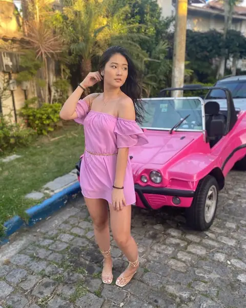 Un buggy de arriendo en Búzios listo para ser entregado gratis en una posada local para un día completo de playa